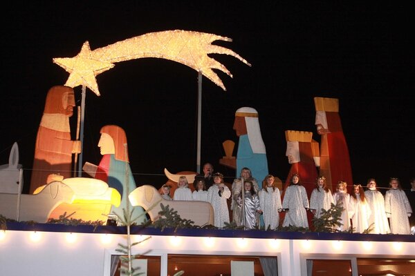 Christkindlmarkt Vilshofen mit dem Hausboot Kingfisher